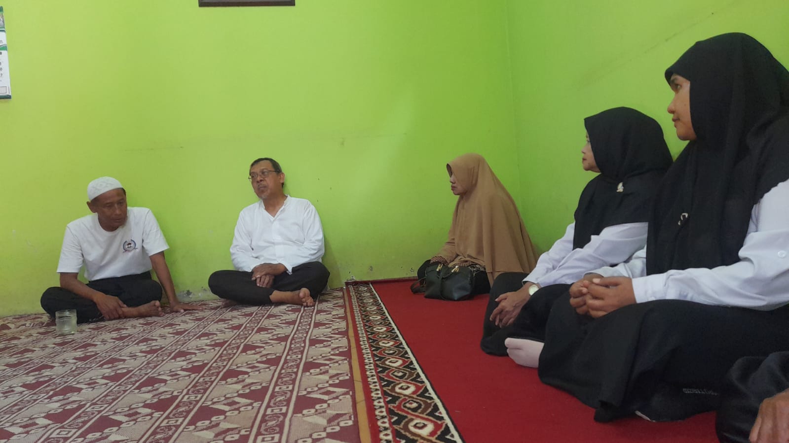 Ungkapan Duka MTsN 9 Bantul: Takziyah ke Kediaman Almarhumah Nyai Kwiyanti Murtiningsih di Piyungan